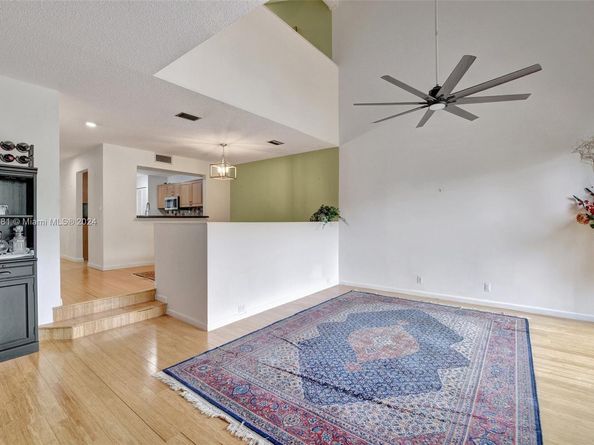 93 NE 17th Ct 93, Fort Lauderdale FL 33305