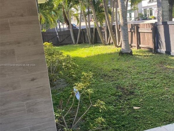 201 NE 48th St, Miami FL 33137