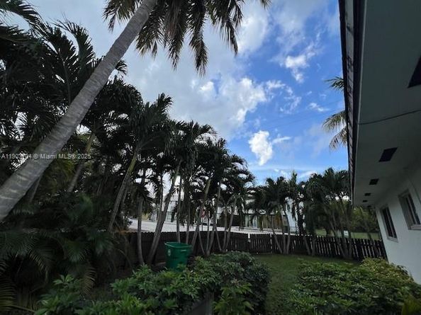 201 NE 48th St, Miami FL 33137