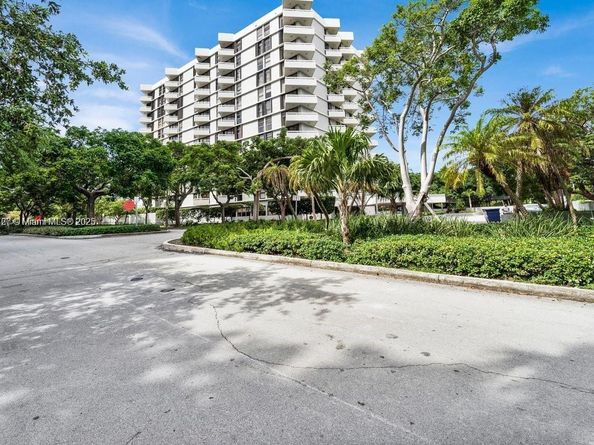 2501 Brickell Ave 1103, Miami FL 33129