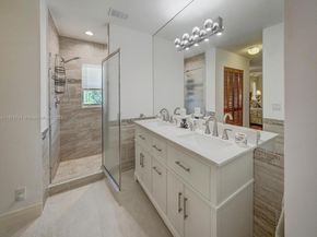 11701 NW 27th St, Plantation FL 33323