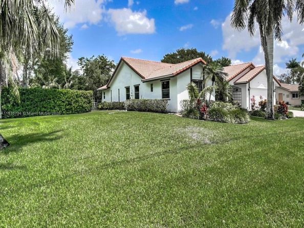 11701 NW 27th St, Plantation FL 33323