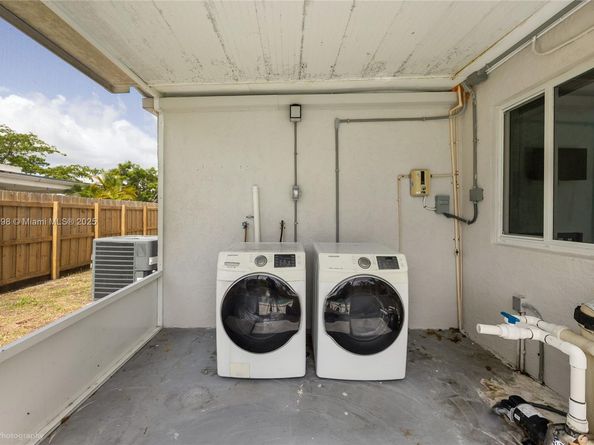 12245 NW 2nd Ave, North Miami FL 33168