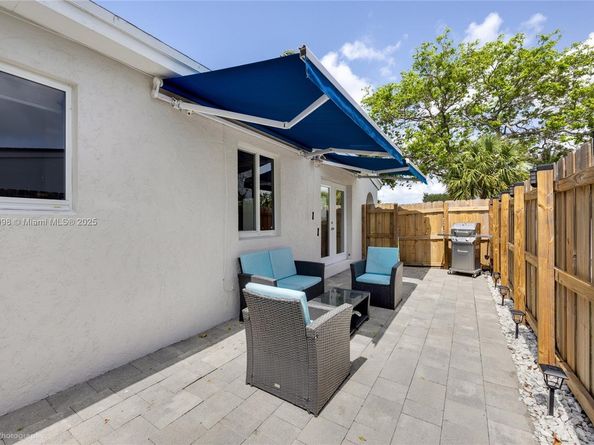 12245 NW 2nd Ave, North Miami FL 33168