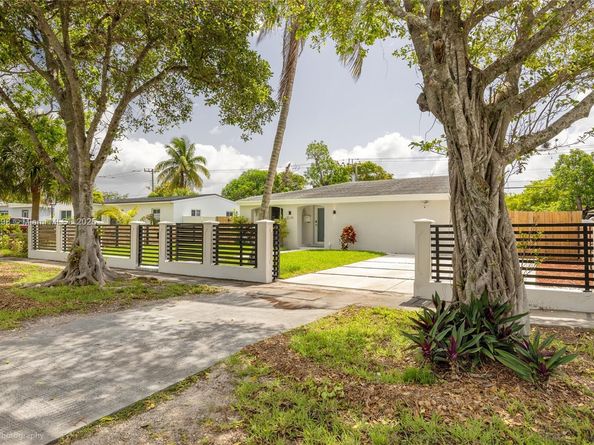 12245 NW 2nd Ave, North Miami FL 33168