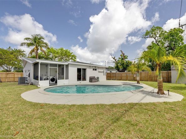 12245 NW 2nd Ave, North Miami FL 33168