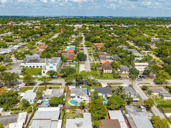 12245 NW 2nd Ave, North Miami FL 33168
