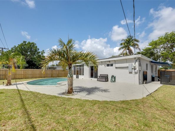 12245 NW 2nd Ave, North Miami FL 33168