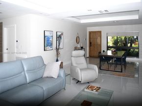 2734 SE 14th St, Pompano Beach FL 33062