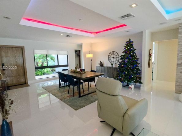 2734 SE 14th St, Pompano Beach FL 33062