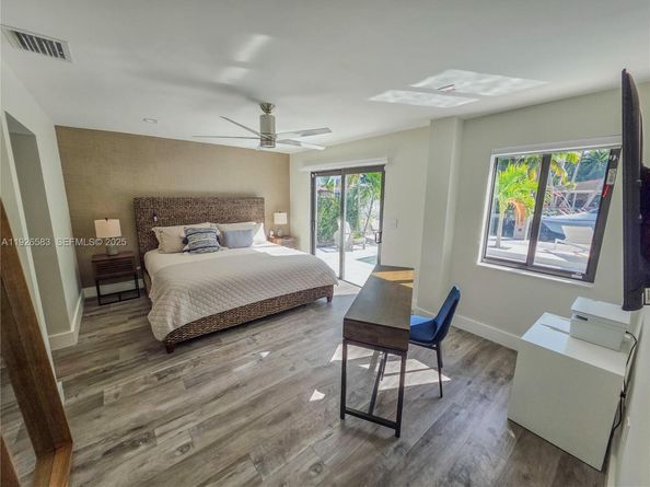 2734 SE 14th St, Pompano Beach FL 33062