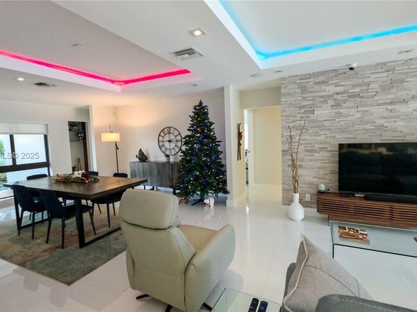 2734 SE 14th St, Pompano Beach FL 33062