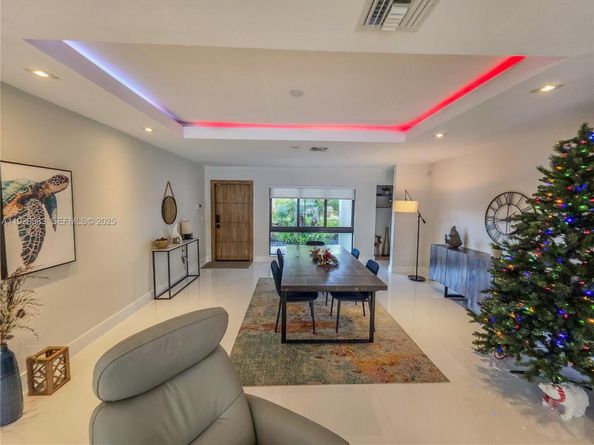 2734 SE 14th St, Pompano Beach FL 33062