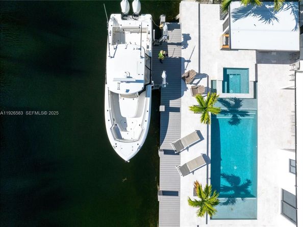 2734 SE 14th St, Pompano Beach FL 33062