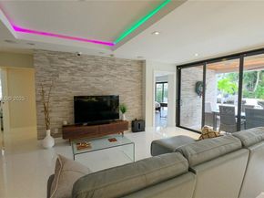 2734 SE 14th St, Pompano Beach FL 33062