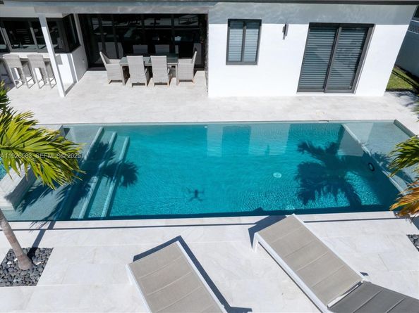 2734 SE 14th St, Pompano Beach FL 33062