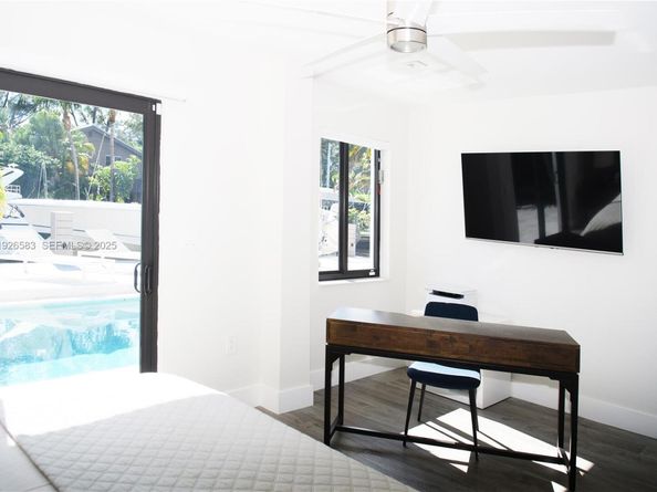 2734 SE 14th St, Pompano Beach FL 33062