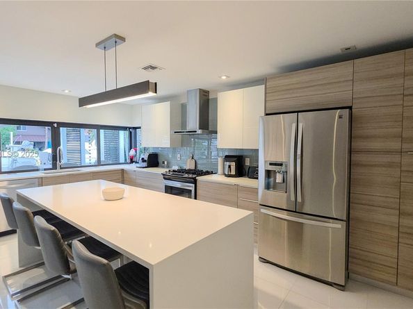 2734 SE 14th St, Pompano Beach FL 33062