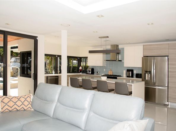 2734 SE 14th St, Pompano Beach FL 33062