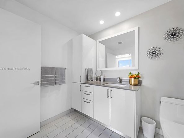 999 SW 1st Ave 1903, Miami FL 33130