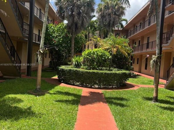 10851 SW 2nd St K111, Sweetwater FL 33174