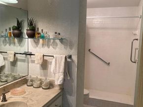 4350 Hillcrest Dr 303, Hollywood FL 33021