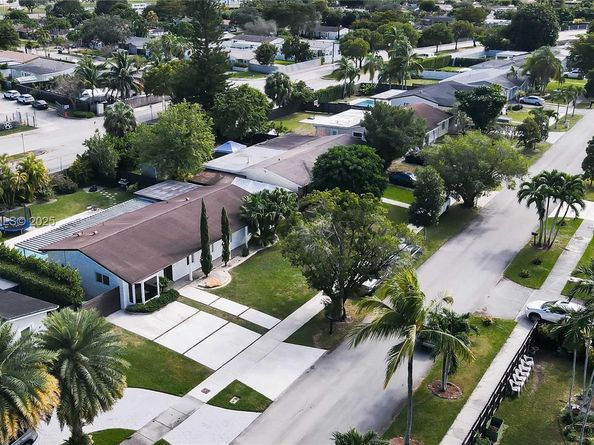10511 SW 122nd Ct, Miami FL 33186