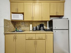 530 Ocean Dr 103, Miami Beach FL 33139