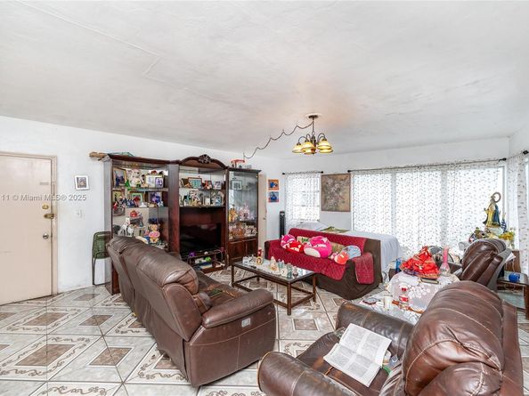 7712 NE Byron Ave 4, Miami Beach FL 33141