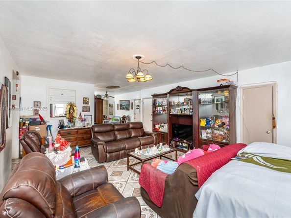 7712 NE Byron Ave 4, Miami Beach FL 33141