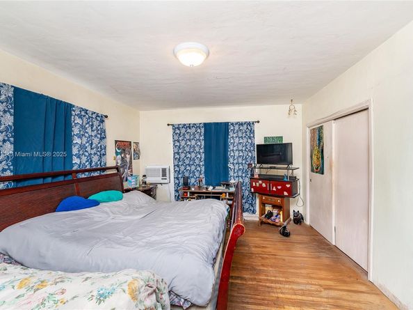 7712 NE Byron Ave 4, Miami Beach FL 33141