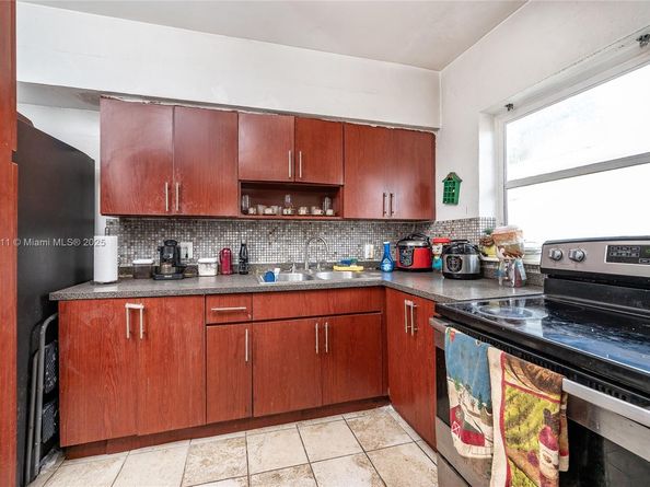 7712 NE Byron Ave 4, Miami Beach FL 33141