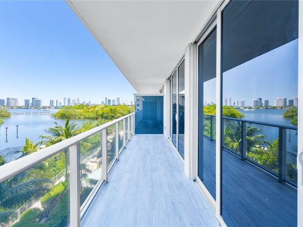 16385 Biscayne Blvd 405, North Miami Beach FL 33160