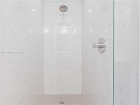 16385 Biscayne Blvd 405, North Miami Beach FL 33160