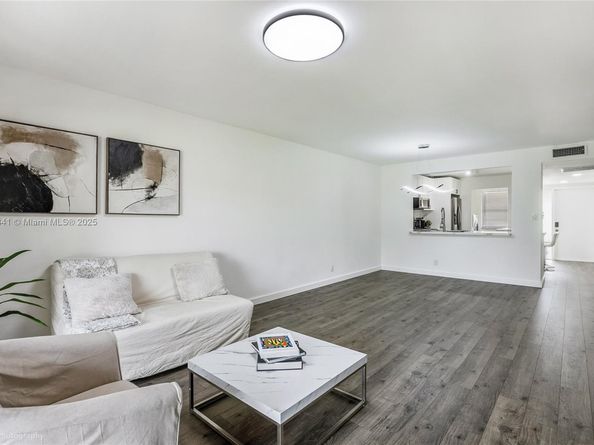 37 Seville Circle 150, Davie FL 33324