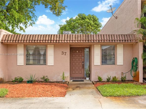 37 Seville Circle 150, Davie FL 33324
