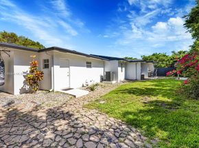 10504 SW 77th Ct, Pinecrest FL 33156