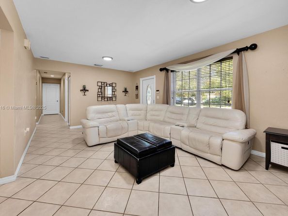 10504 SW 77th Ct, Pinecrest FL 33156