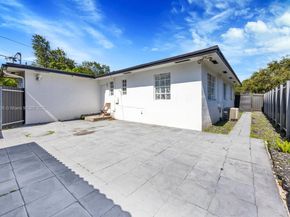 10504 SW 77th Ct, Pinecrest FL 33156