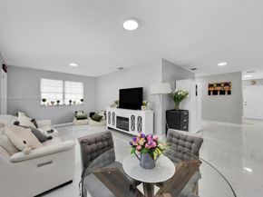 10504 SW 77th Ct, Pinecrest FL 33156