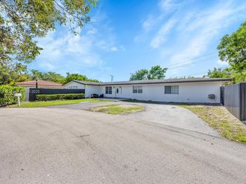 10504 SW 77th Ct