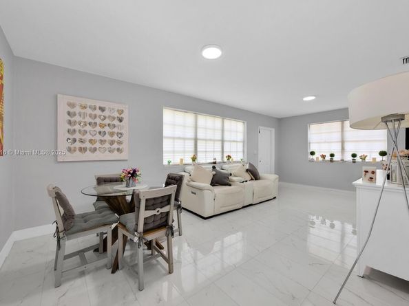 10504 SW 77th Ct, Pinecrest FL 33156