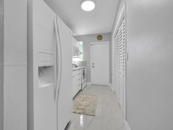 10504 SW 77th Ct, Pinecrest FL 33156