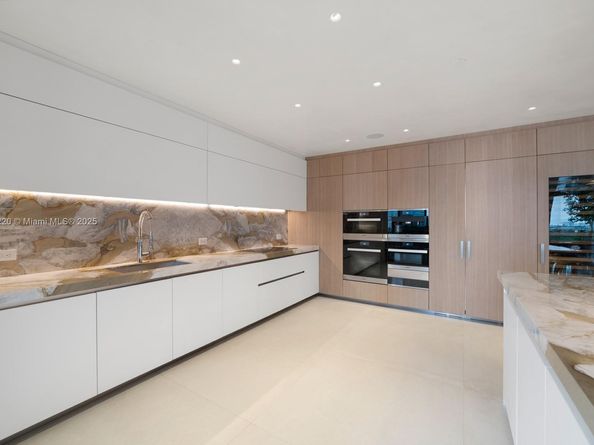 6800 Fisher Island Dr 6864, Miami Beach FL 33109