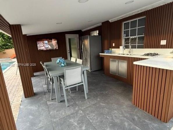 6190 W 14th Ave, Hialeah FL 33012