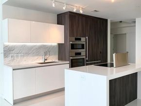851 NE 1st Ave 3905, Miami FL 33132