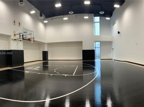 851 NE 1st Ave 3905, Miami FL 33132