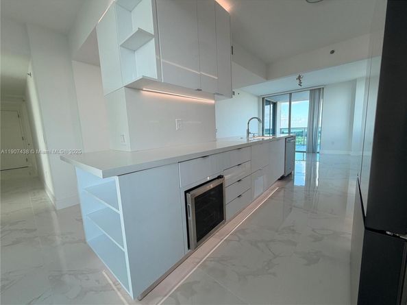 2641 N Flamingo Rd 2208N, Sunrise FL 33323