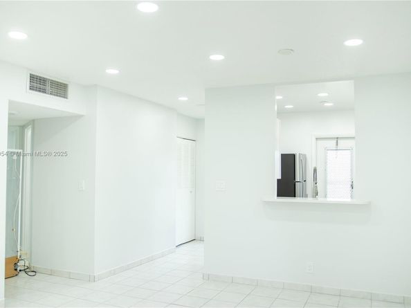 5141 W Oakland Park Blvd 210, Lauderdale Lakes FL 33313