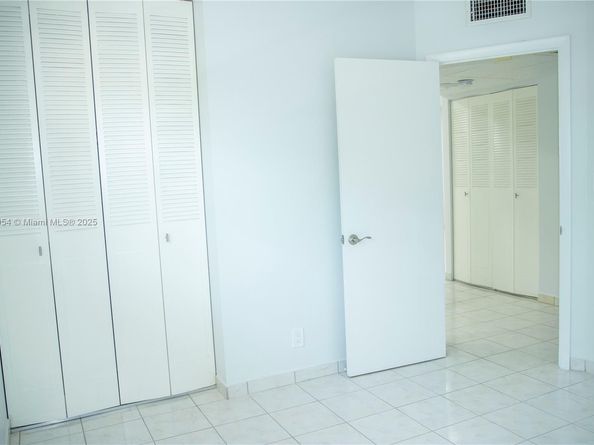 5141 W Oakland Park Blvd 210, Lauderdale Lakes FL 33313